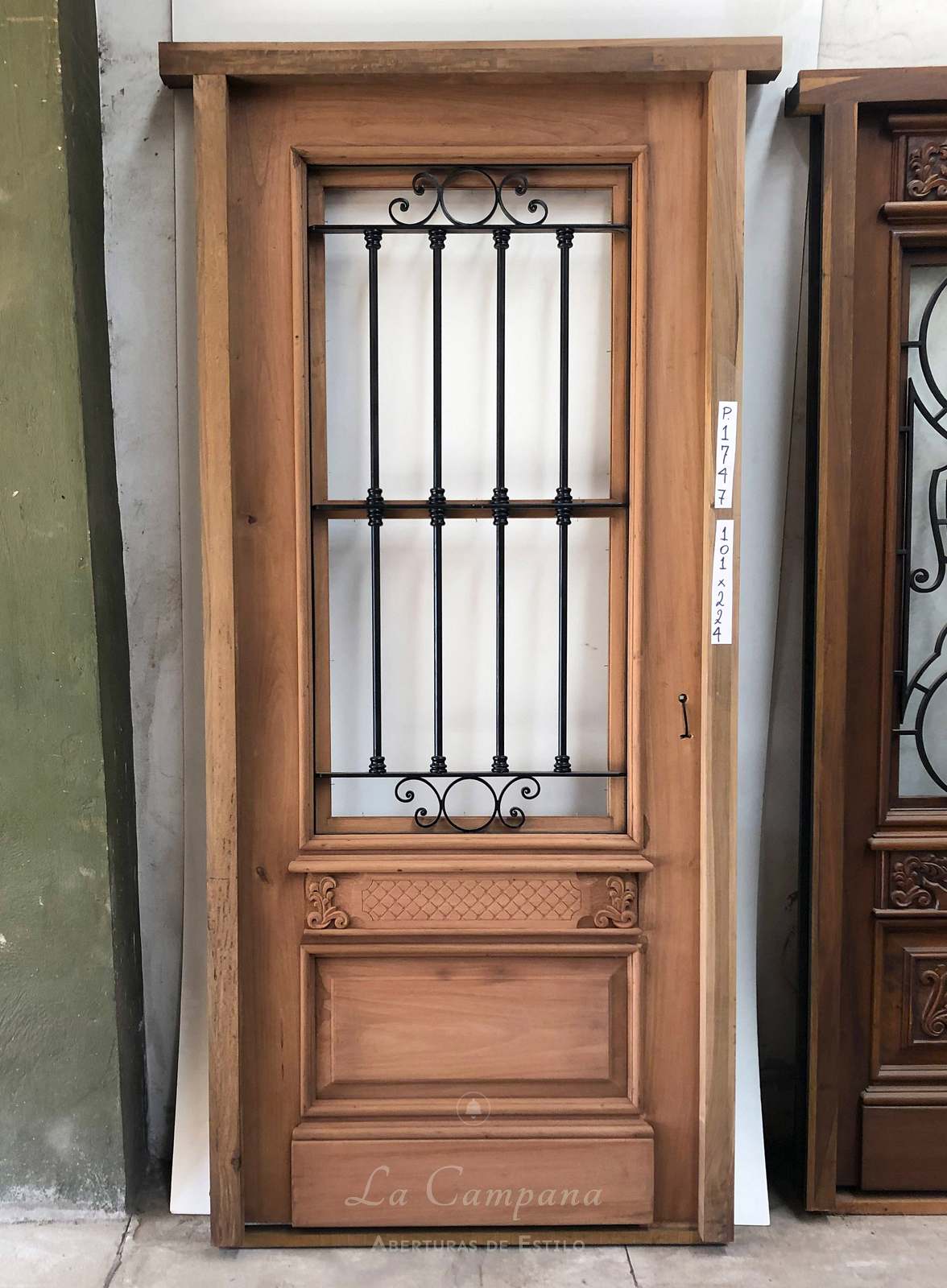 Puerta para frente de casa madera maciza de cedro